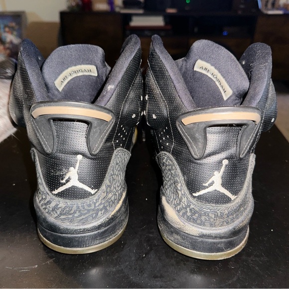 JORDAN Men’s Size 15 The Son of Mars borrows influence from classic ‘Black Cat’ - Picture 6 of 8